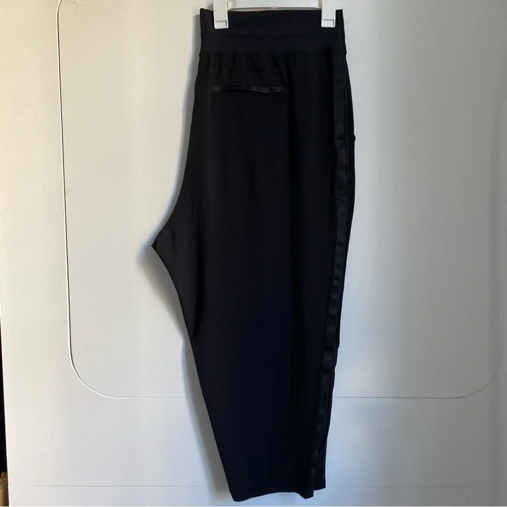 NWOT Athleta Nolita Slim Tapered Cropped Pants Black 24 - Picture 7 of 8